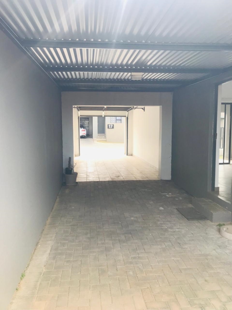 2 Bedroom Property for Sale in Aberdeen Eastern Cape